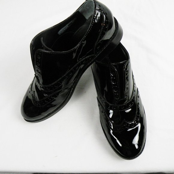 Vionic | Shoes | Vionic Hadley Patent Leather Wing Tip Oxford Shoes 85 | Poshmark